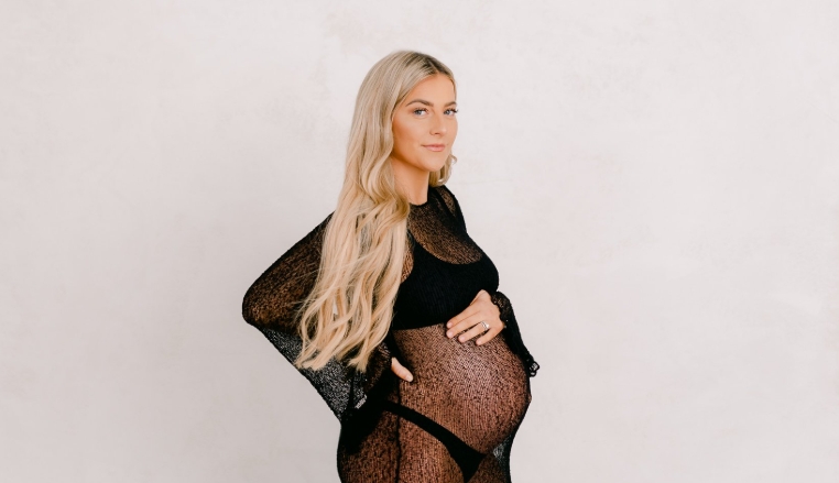 casual outfits for pregnant ladies