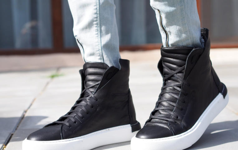 louis vuitton menʼs trainers