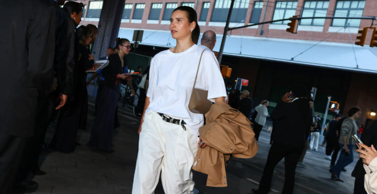 Effortless White Shirt Outfits