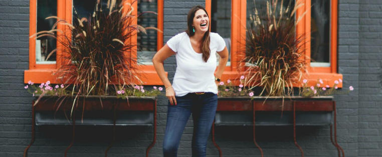 How to Style a White Shirt Simply